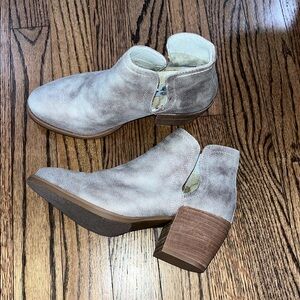Stylish Women's Ankle Boots in Gray